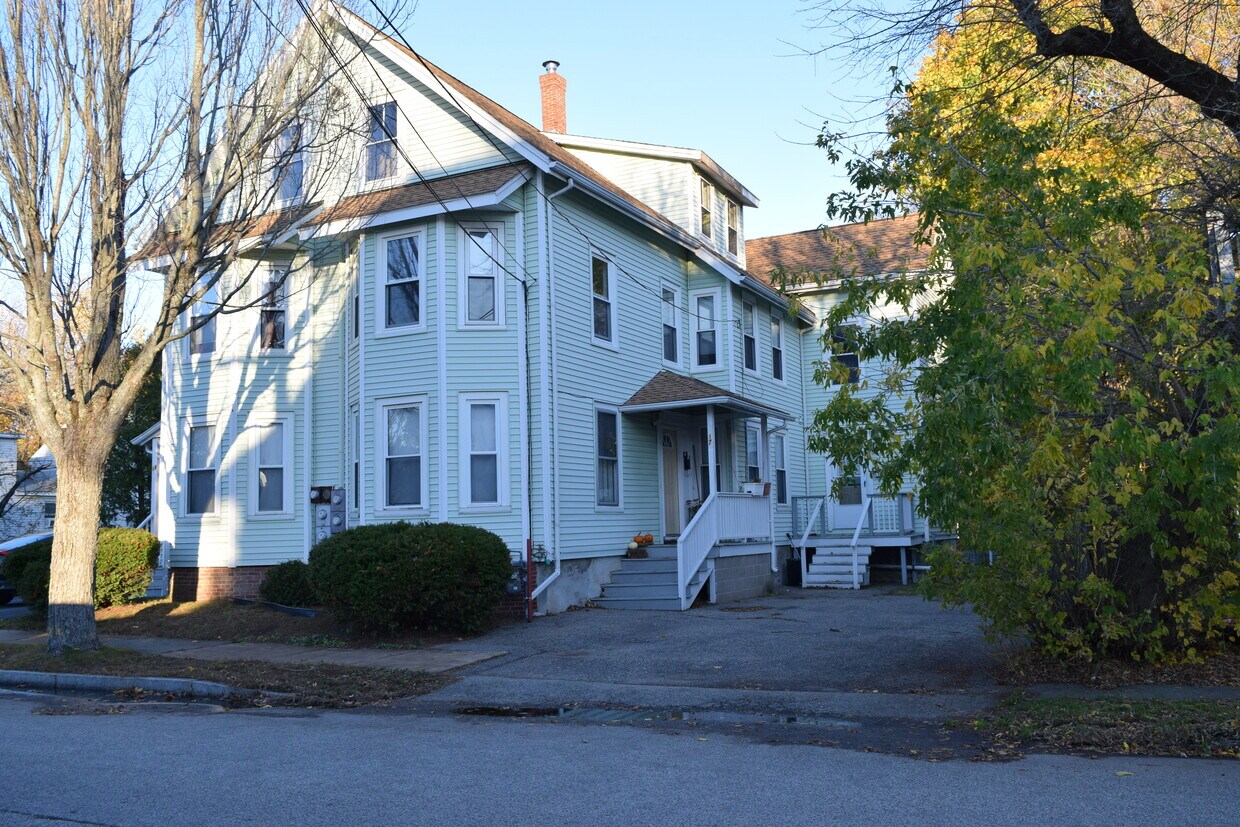 17 E Concord St Unit B, Dover, NH 03820 Apartments in Dover, NH