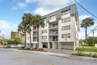 Building Photo - 112 N Birch Rd