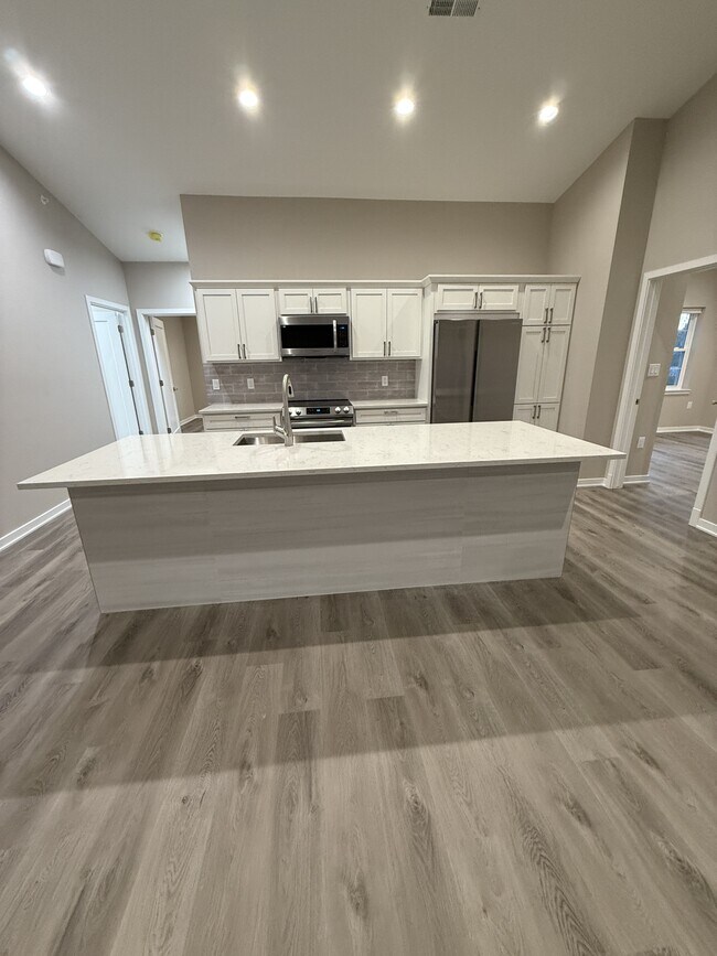 Building Photo - 2155 W Mill Rd