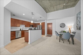 Building Photo - 300 S Australian Ave