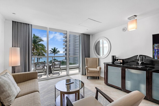 Foto del edificio - 12 Collins Ave