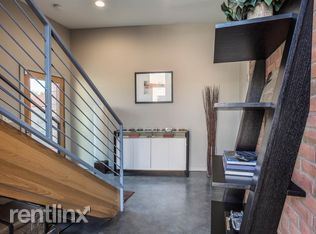 Foto del edificio - 2 br, 1.5 bath House - 79 E Russell St