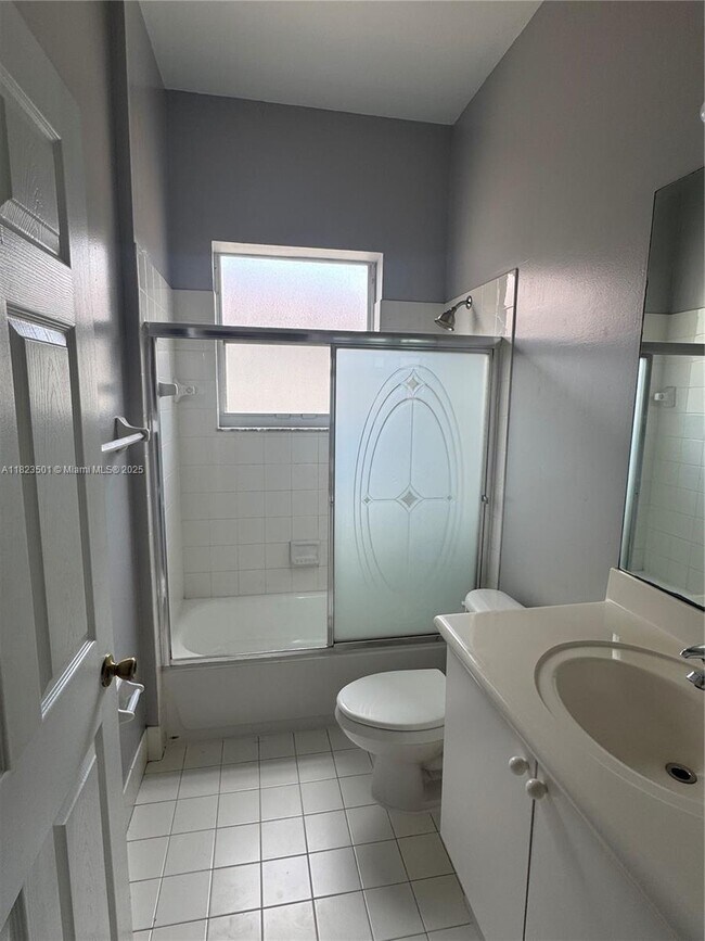 Foto del edificio - 3845 NW 43rd Ter