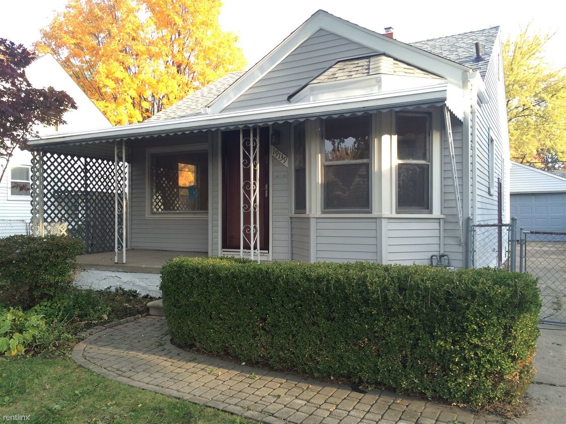 19139 Elkhart St, Harper Woods, MI 48225 House Rental in Harper Woods