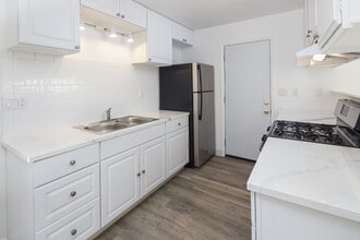 Building Photo - 6740 Sabado Tarde Rd