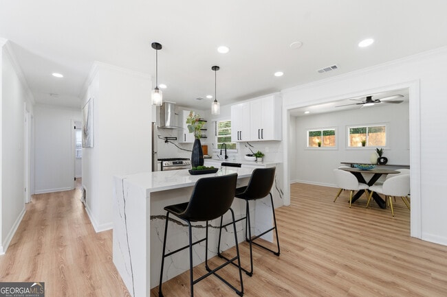 Building Photo - 2541 Santa Barbara Dr NW