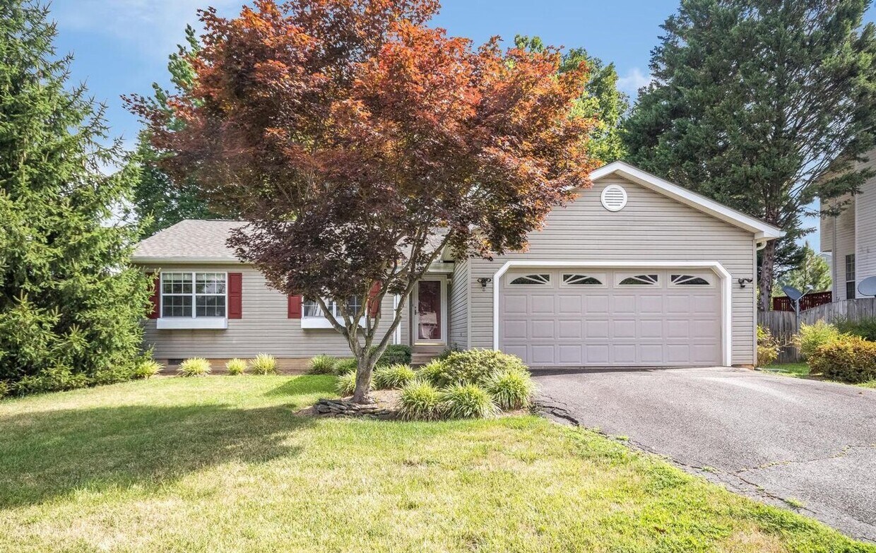 Foto principal - 4 Bedroom Rambler in N. Stafford