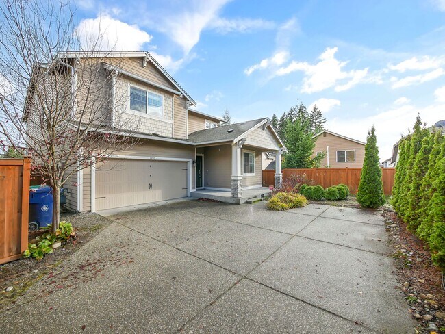 Foto del edificio - 4 Bed and 2.5 Bath Beautiful Single-family...