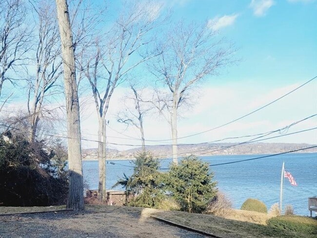 Foto del edificio - 4 -8 E Lake Rd