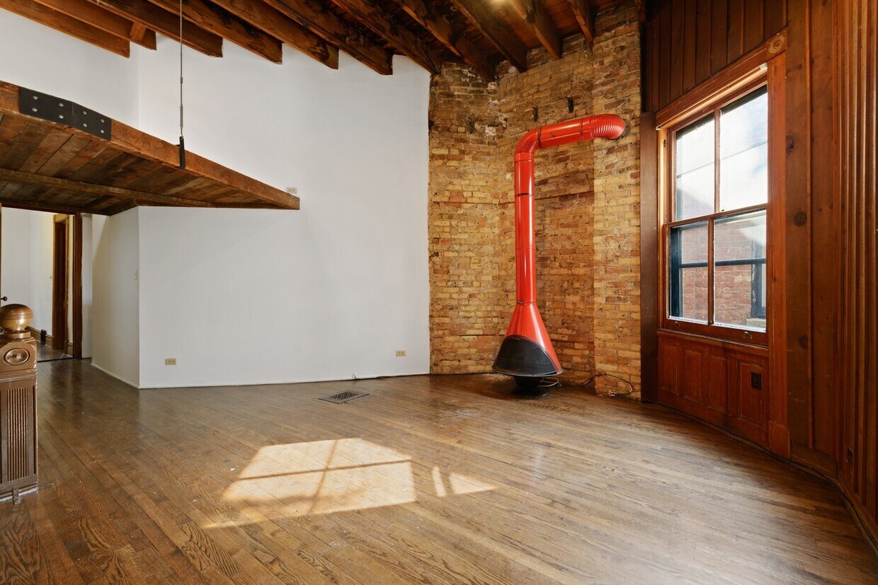 Primary Photo - 417 W Webster Ave