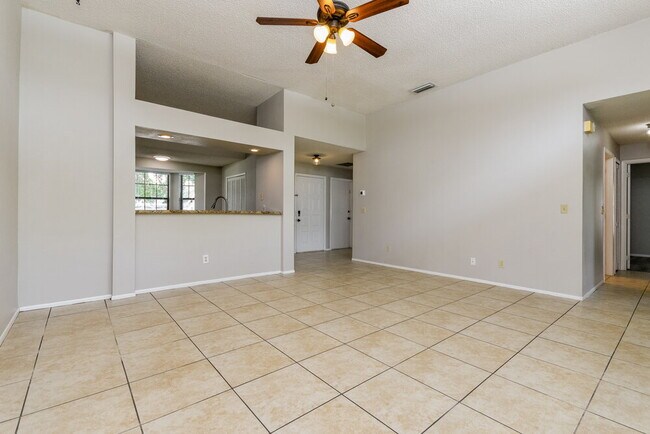 Building Photo - 5237 Desmond Ln