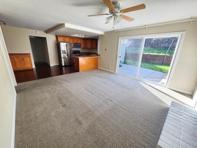 Foto del edificio - 735 Wedgewood Dr