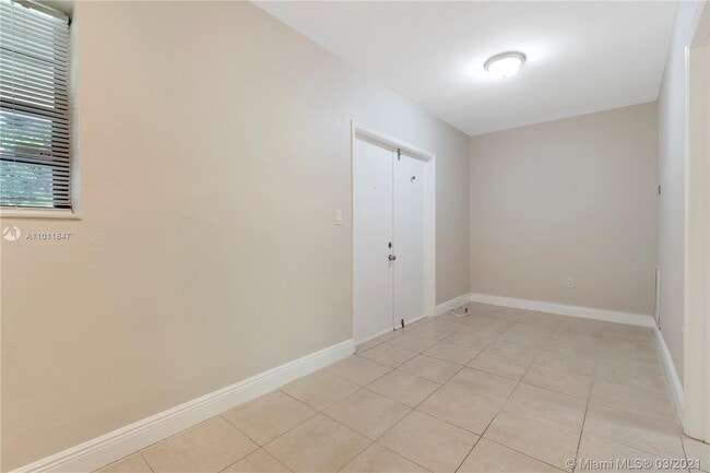 Building Photo - 214 Salamanca Ave