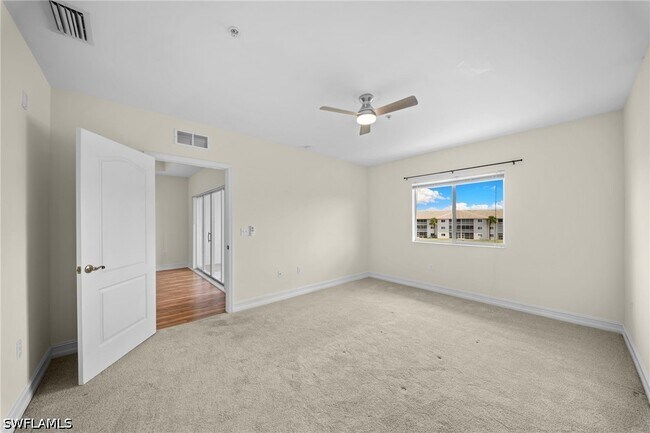 Foto del edificio - 7804 Regal Heron Cir