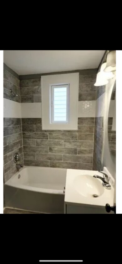 Foto del edificio - 1204 N Dearborn St