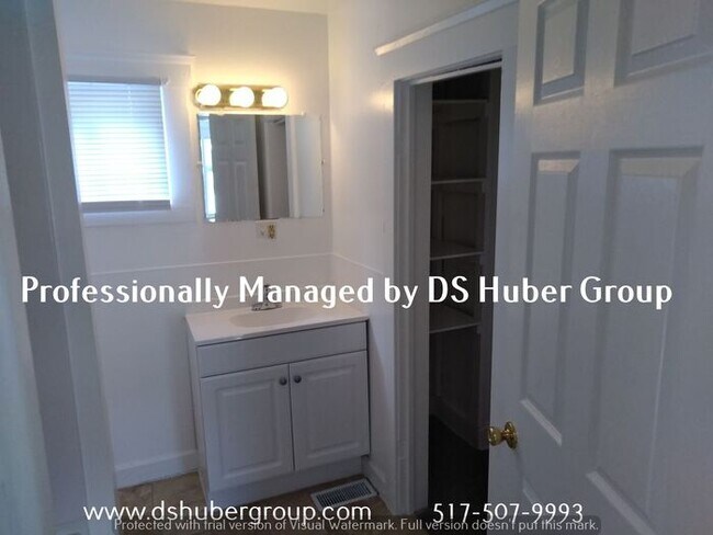 Building Photo - 3 bedroom home with full basement
