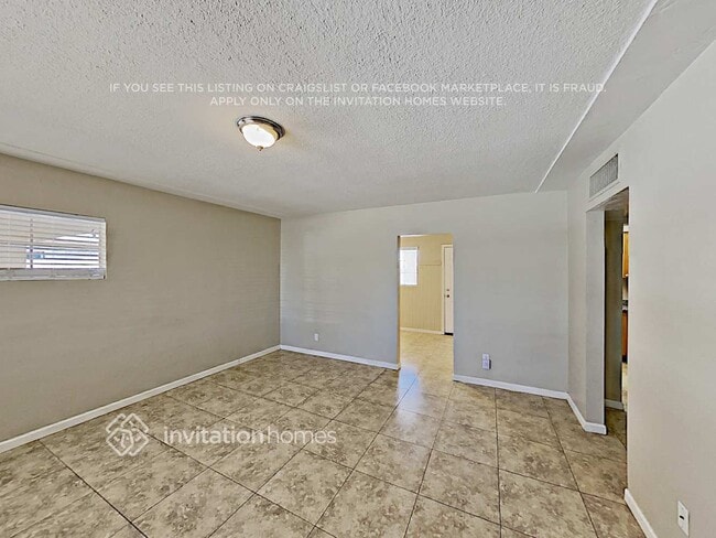 Building Photo - 231 N Harris Dr