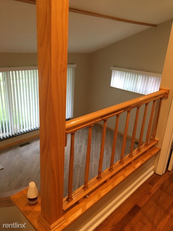 Building Photo - 21425 Hillside Dr