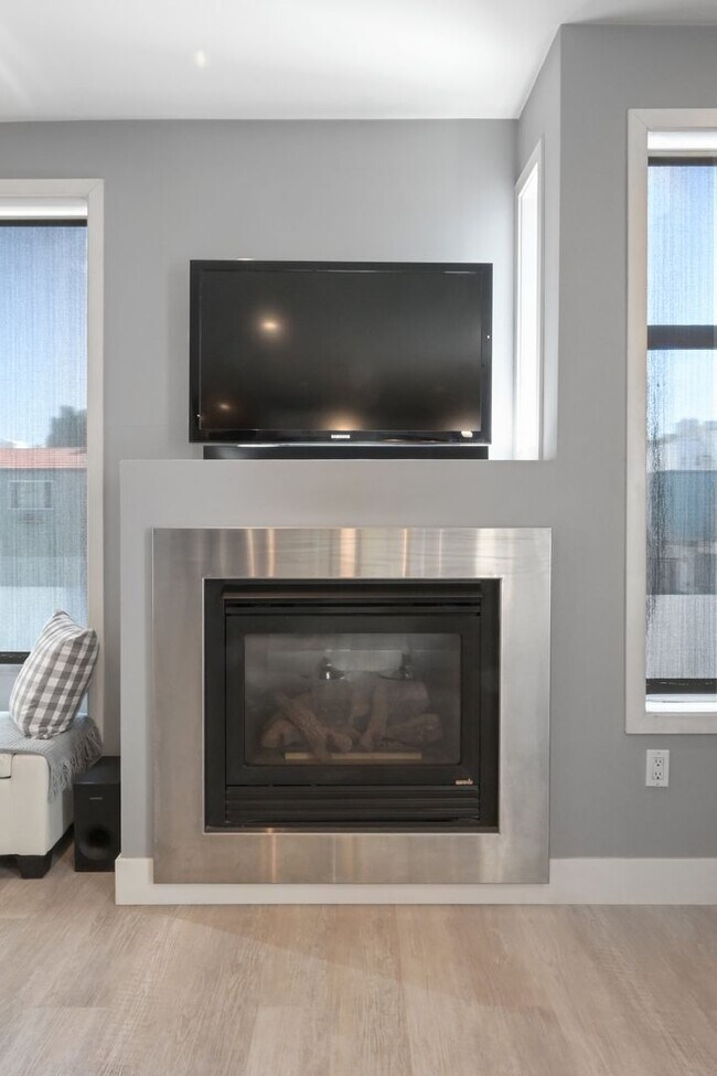 Foto del edificio - Epic REA/Azari PM:Gorgeous 1 Bed/ 1 Bath C...