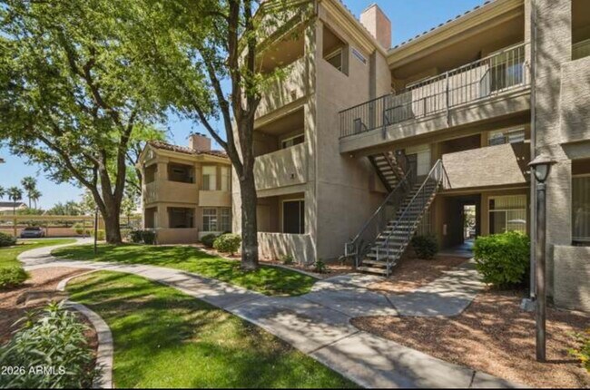 Foto del edificio - 3830 E Lakewood Pky E