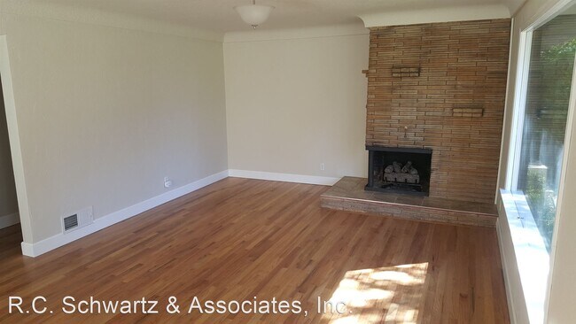 Building Photo - 3 br, 1 bath House - 3204 W. Hoffman