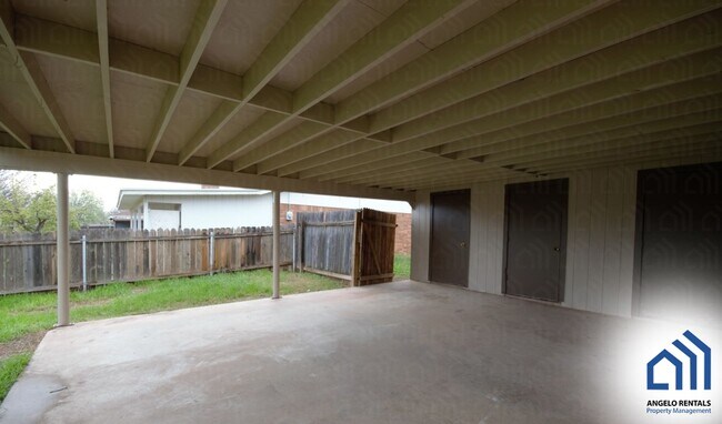 Foto del edificio - Beautiful 3 bedroom 2 bathroom home in Col...