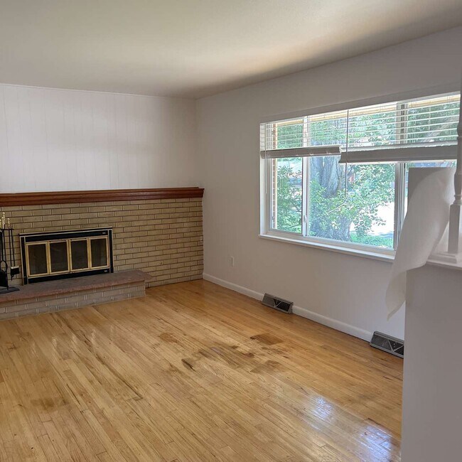 Foto del edificio - 2721 Meadowlark Ave