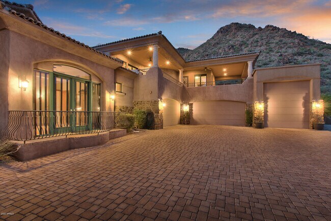 Building Photo - 13046 E Corrine Dr