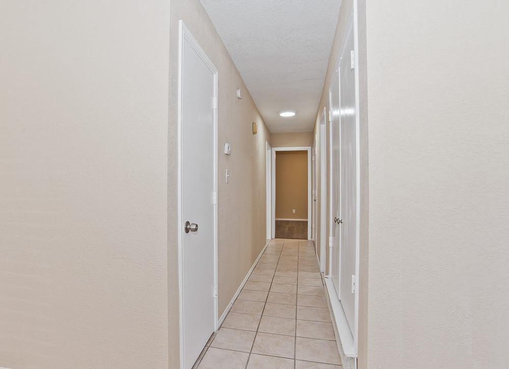 Primary Photo - 8117 Foxfire Ln