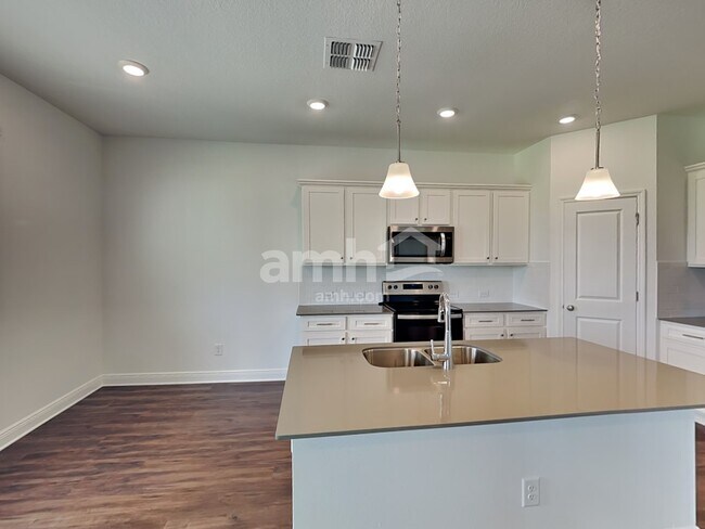 Foto del edificio - 14628 Cedar Ml Dr