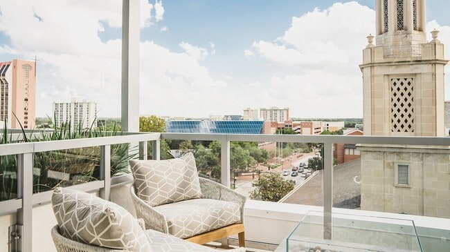 Foto del edificio - 125 E Pine St