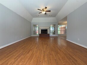 Building Photo - 1800 Carriage Run W