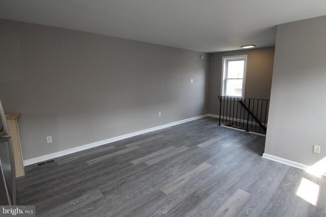 Building Photo - 411 Grove St