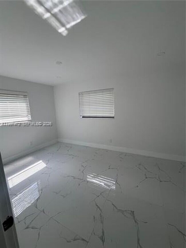 Foto del edificio - 11755 SW 37th St