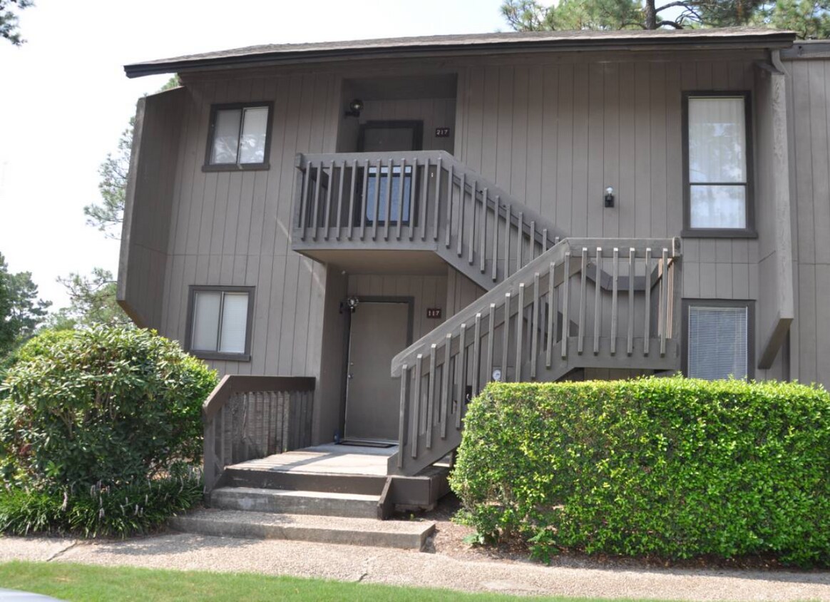 Foto principal - 10 Pine Tree Rd