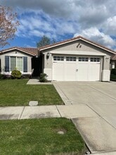 Building Photo - 2331 Pepper Tree Ln