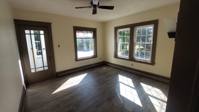Living room with small side porch / secondary entry - 37 Charles St