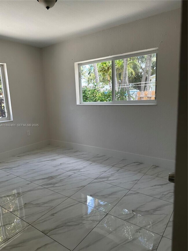 Foto del edificio - 7003 NW 6th Ave