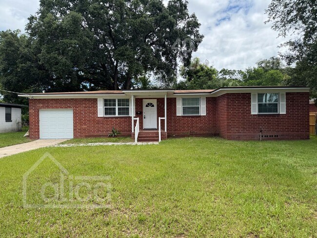 Foto del edificio - Coming Soon – Charming & Convenient 3-Bedr...