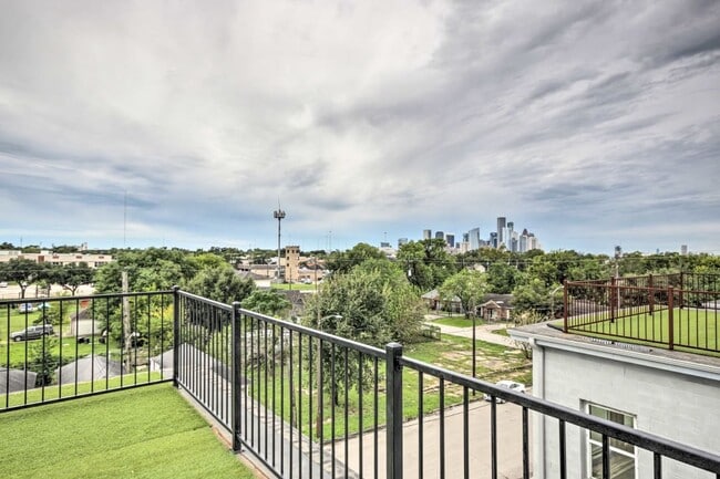 Building Photo - 3419 Rawley St