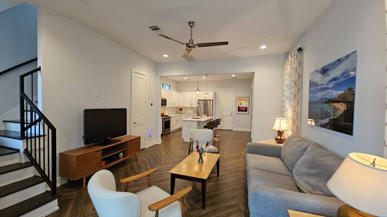 Foto principal - 210 E 32nd St