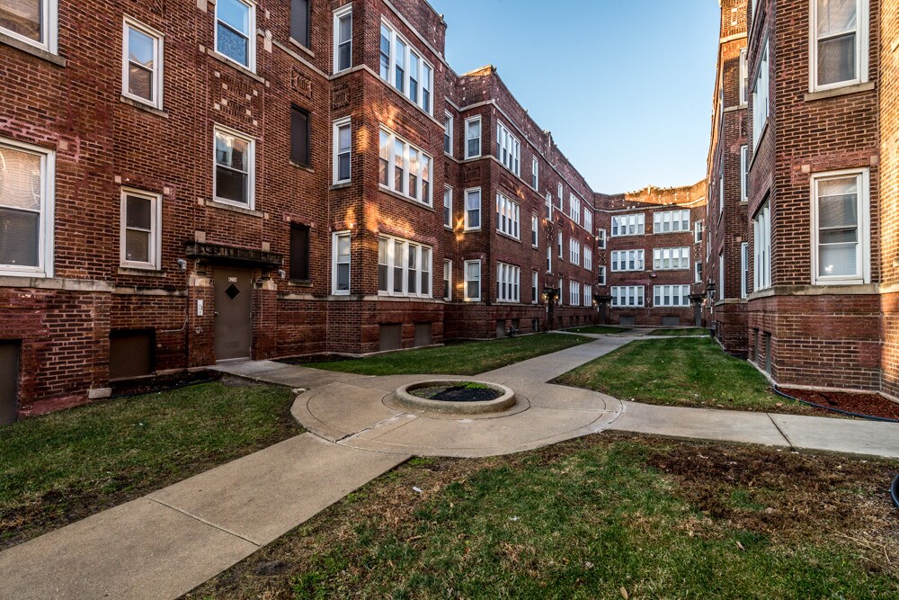 6224 S Dr Martin Luther King Jr Dr Apartments in Chicago, IL