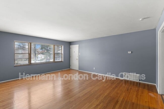 Building Photo - 7249 Pasadena Blvd