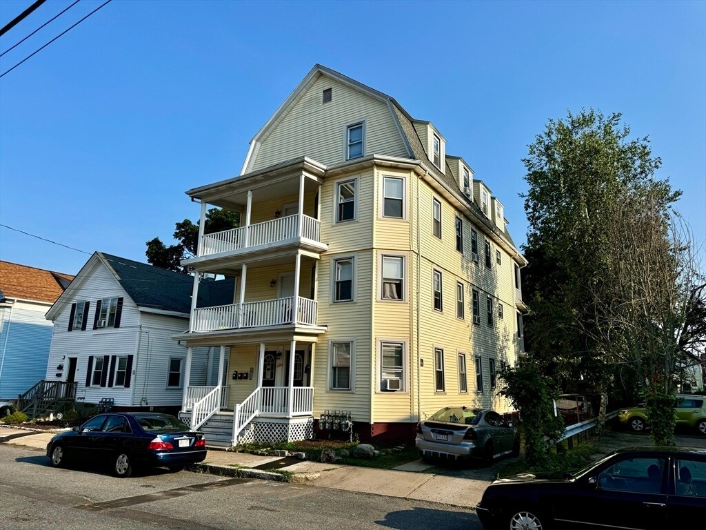Primary Photo - 11-13 Mason Ave