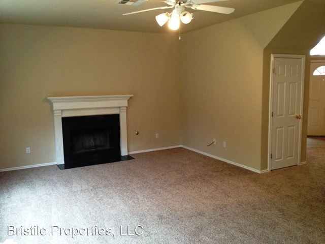 Building Photo - 3 br, 2.5 bath House - 10804 Strand