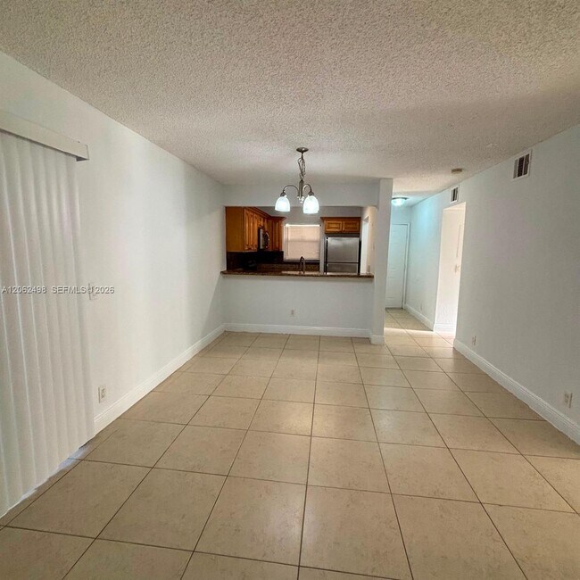 Foto del edificio - 1502 Lake Crystal Dr