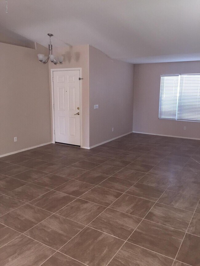 Foto del edificio - 16054 N 138th Dr