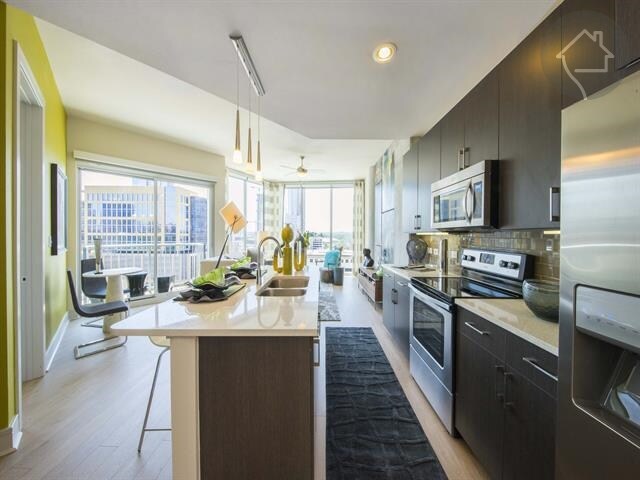 Foto del edificio - 614 W 7th St