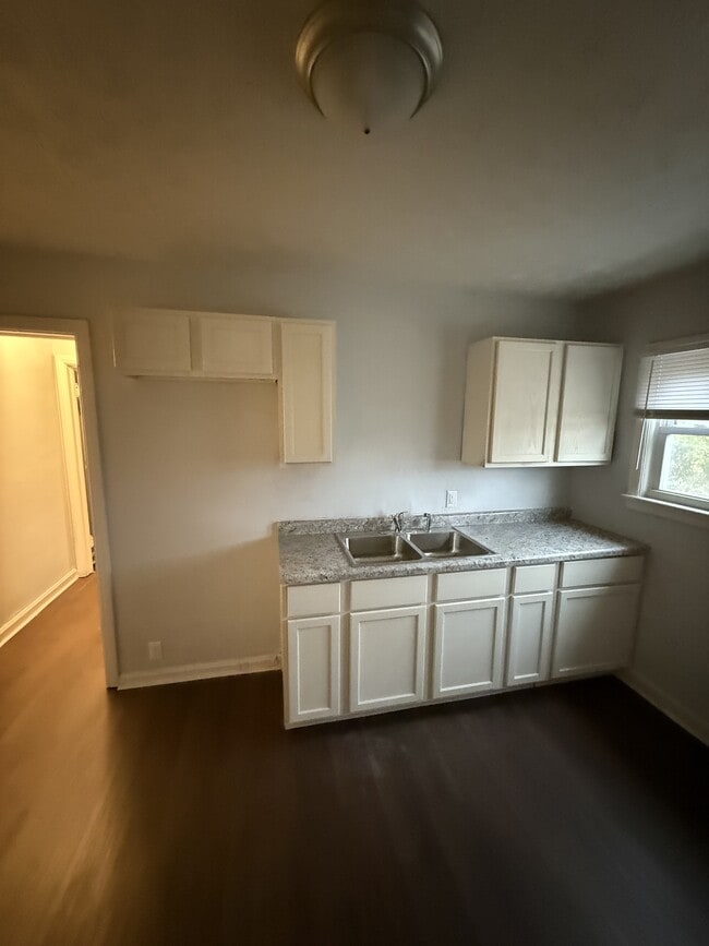 Foto del edificio - 3446 N Parker Ave