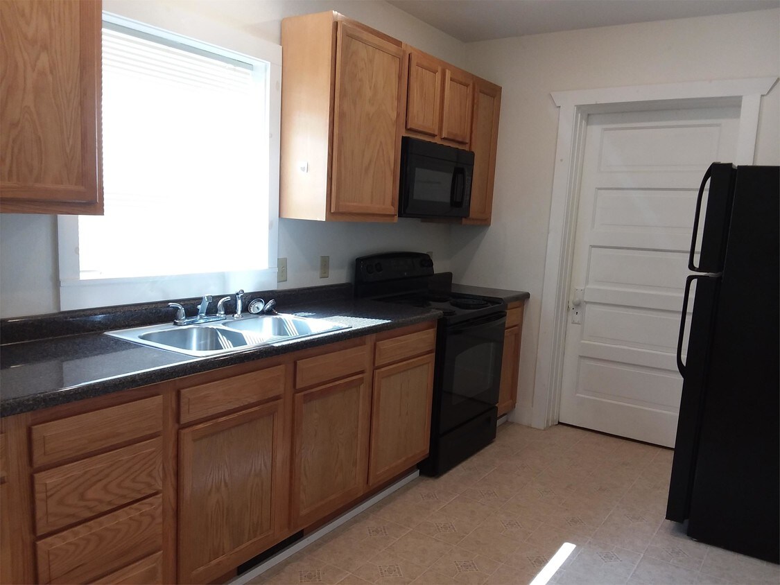 322 Dahl St, Rhinelander, WI 54501 Townhome Rentals in Rhinelander WI